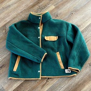 North Face fleece. Smoke free home